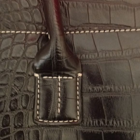 Tommy Hilfiger Black Purse with change purse set. - Picture 13 of 15